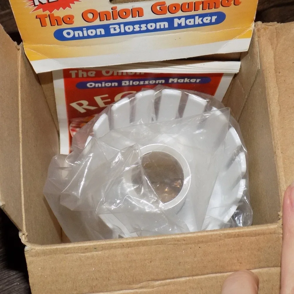 The Onion Gourmet Onion Blossom Maker Kitchen Tool White New Box As Seen On TV